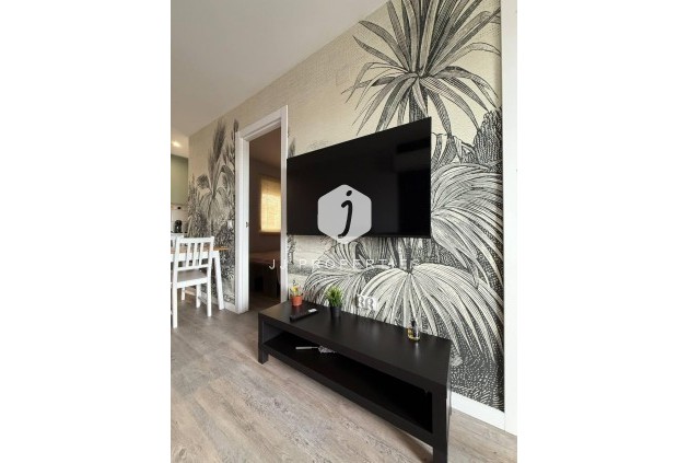 Segunda mano - Apartamento / piso -
Torrevieja - Centro