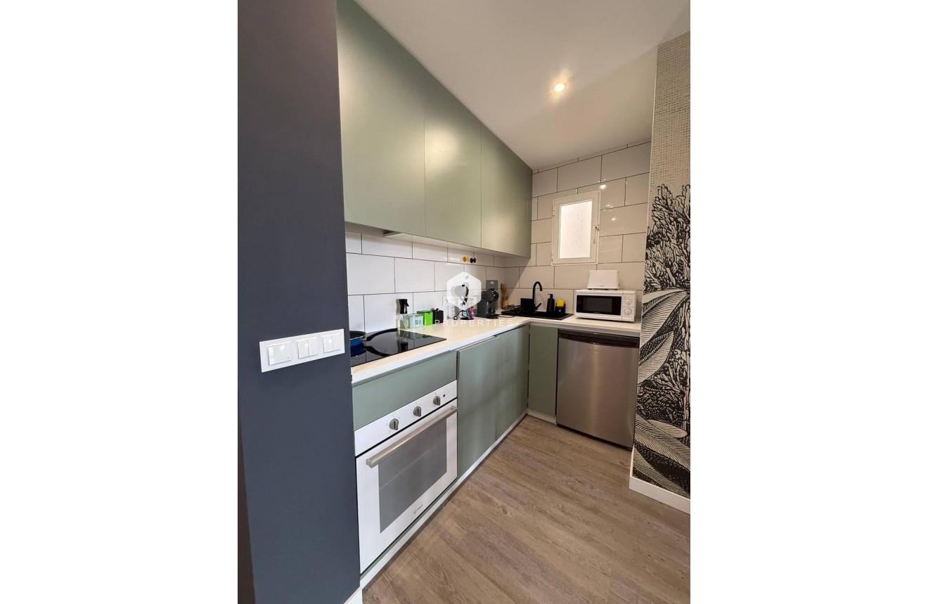 Segunda mano - Apartamento / piso -
Torrevieja - Centro