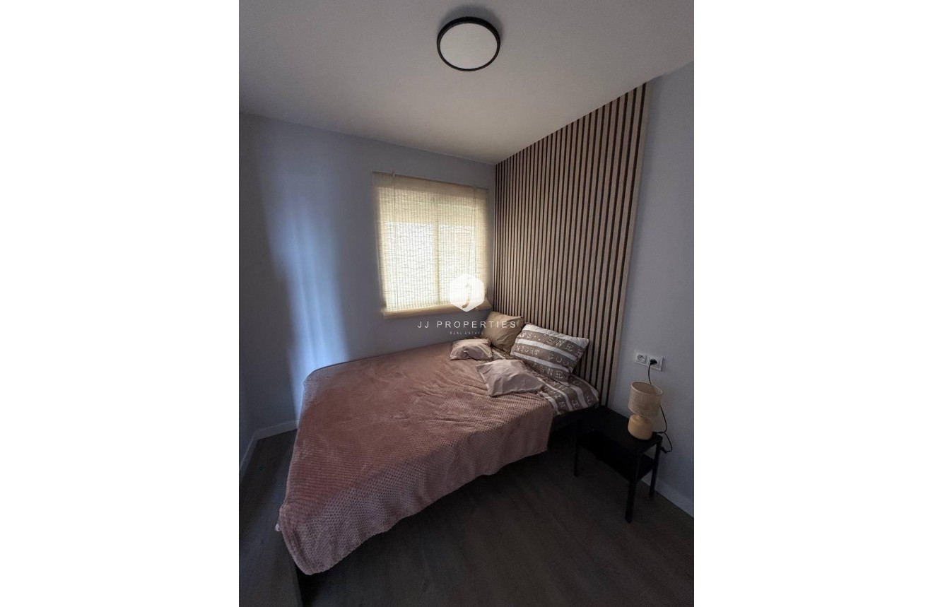 Segunda mano - Apartamento / piso -
Torrevieja - Centro