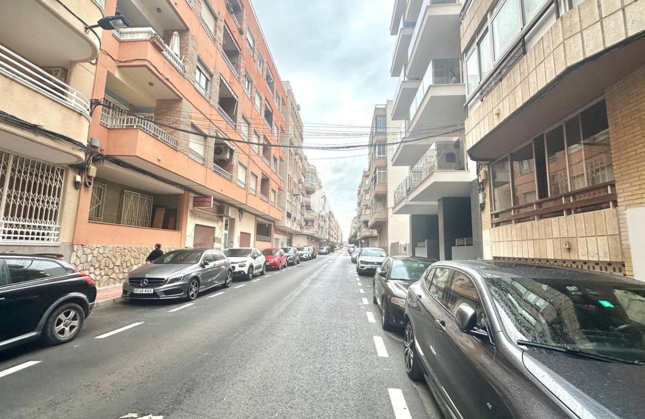 Segunda mano - Apartamento / piso -
Torrevieja - Playa del Cura