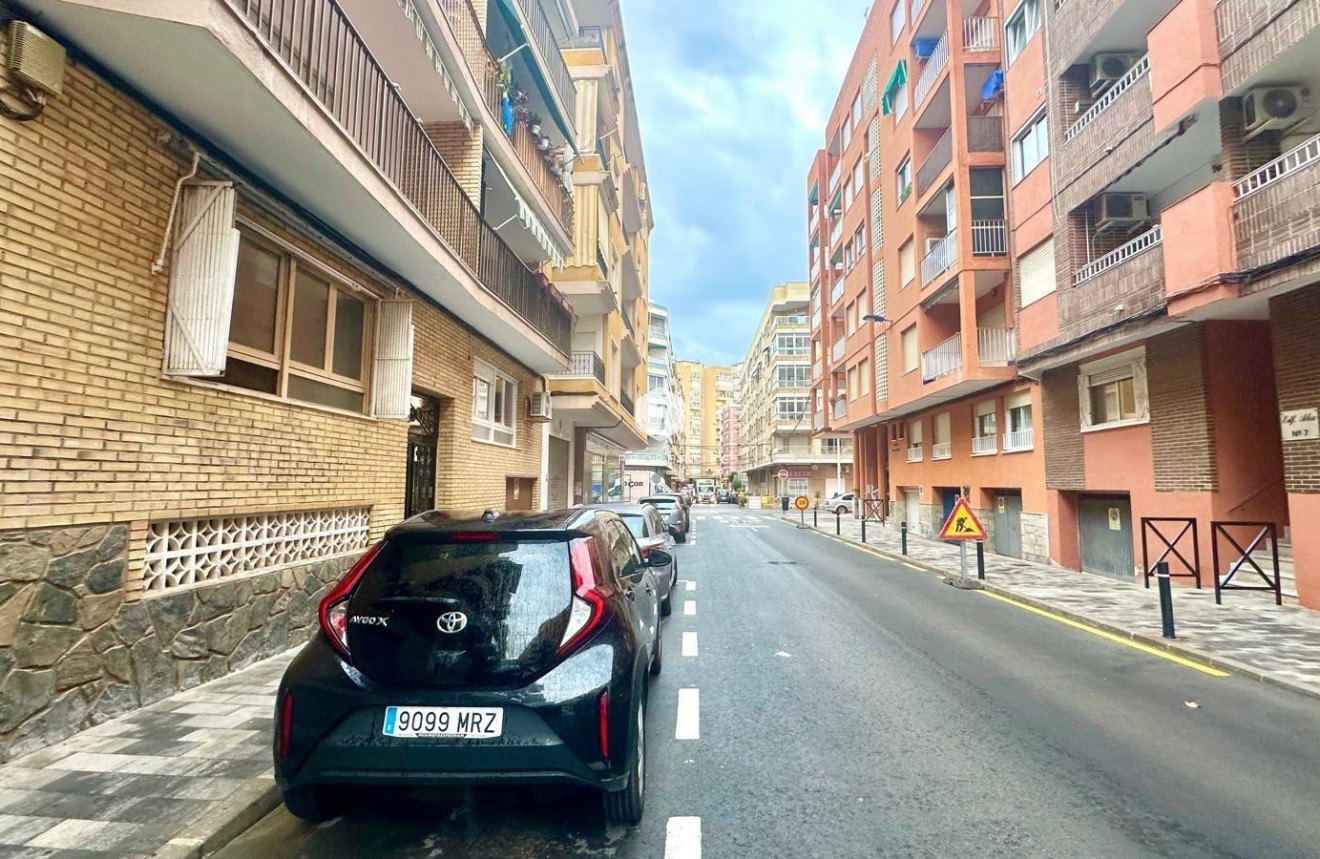 Segunda mano - Apartamento / piso -
Torrevieja - Playa del Cura