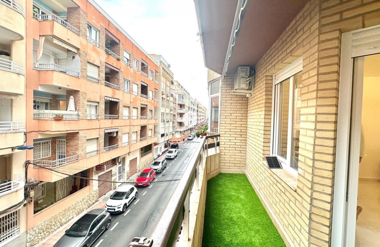 Segunda mano - Apartamento / piso -
Torrevieja - Playa del Cura