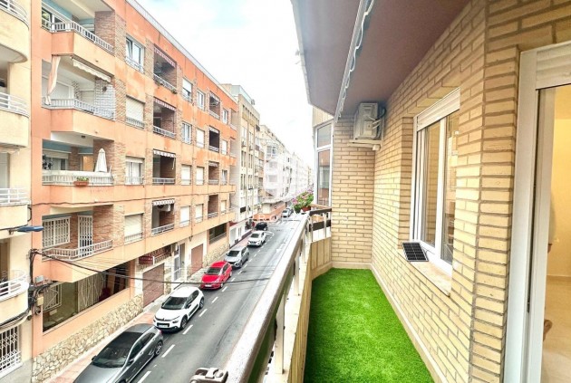 Segunda mano - Apartamento / piso -
Torrevieja - Playa del Cura