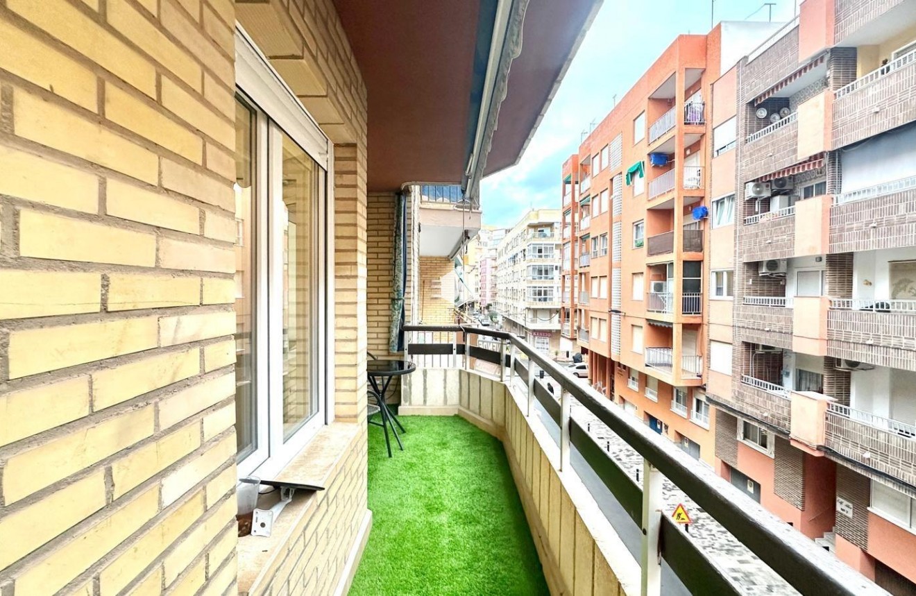 Segunda mano - Apartamento / piso -
Torrevieja - Playa del Cura