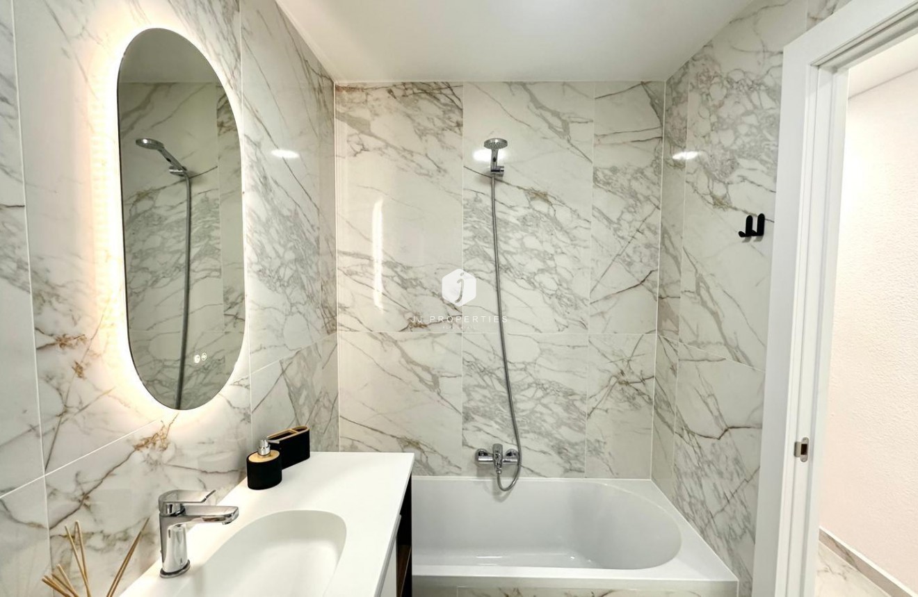 Segunda mano - Apartamento / piso -
Torrevieja - Playa del Cura