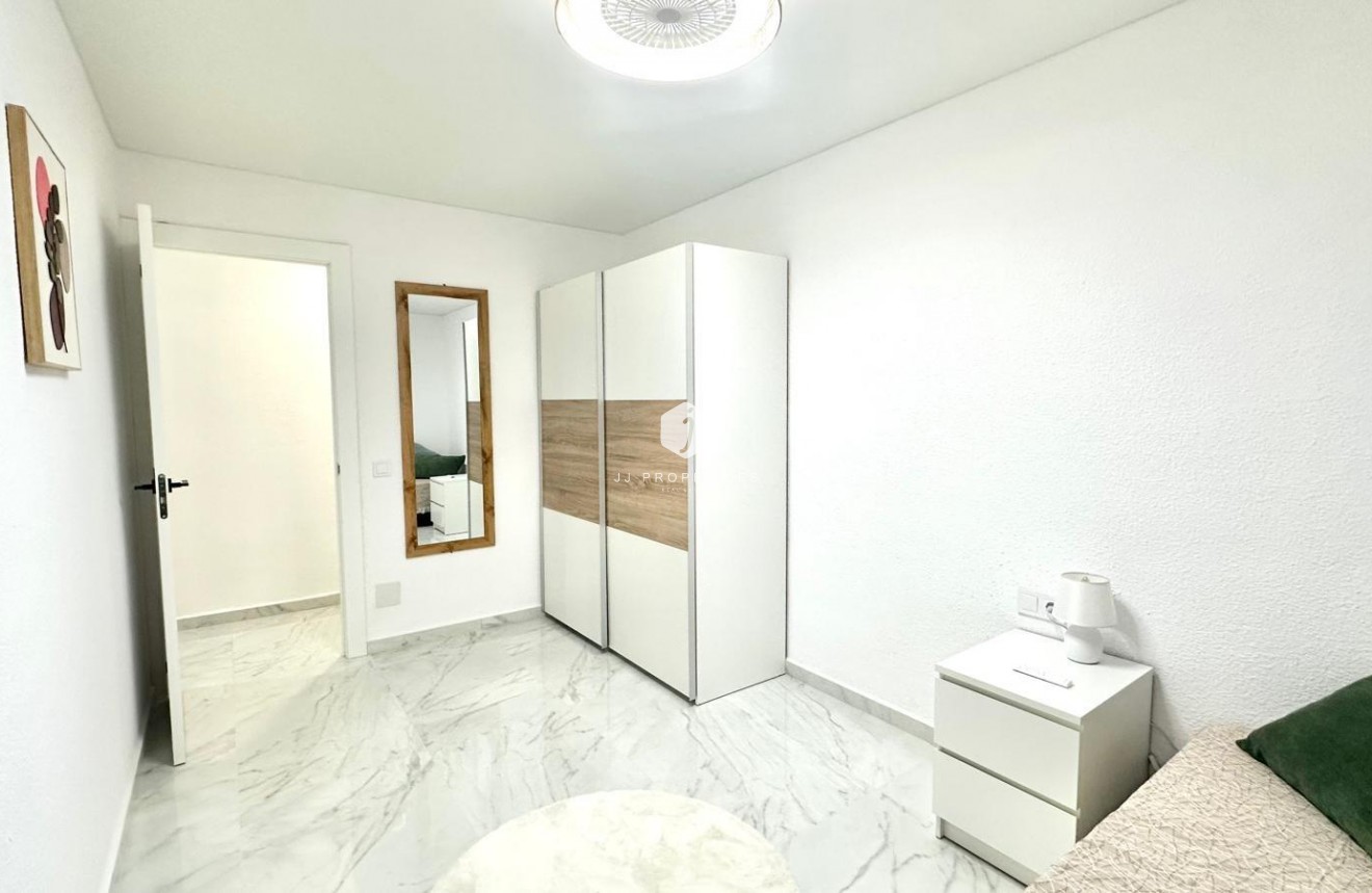 Segunda mano - Apartamento / piso -
Torrevieja - Playa del Cura