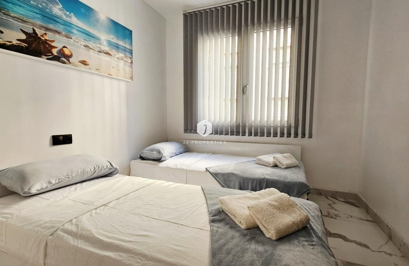 Segunda mano - Apartamento / piso -
Torrevieja - Acequion