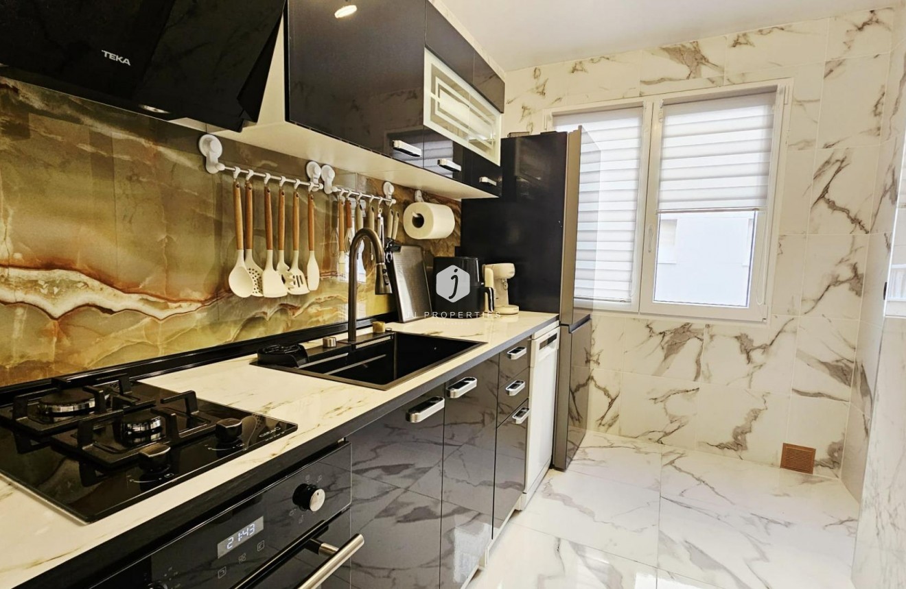 Segunda mano - Apartamento / piso -
Torrevieja - Acequion