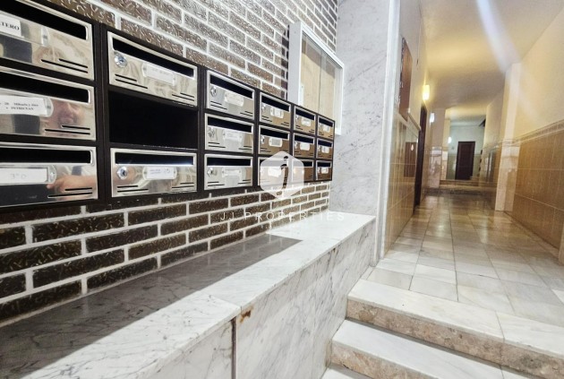 Segunda mano - Apartamento / piso -
Torrevieja - Acequion