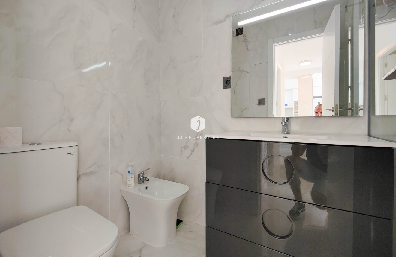 Segunda mano - Apartamento / piso -
Torrevieja - Costa Blanca