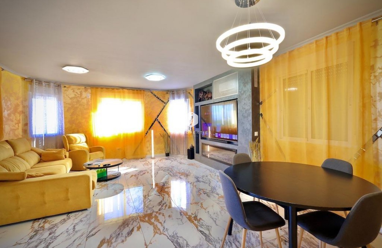 D'occasion - Villa -
San Miguel de Salinas - Inland