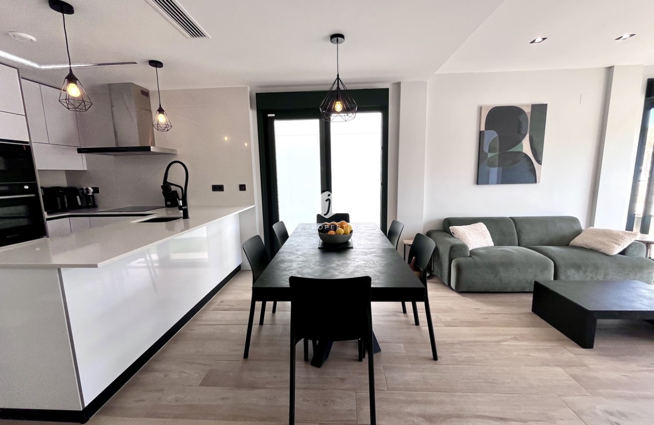 Z drugiej ręki - Villa -
Punta Prima - Costa Blanca