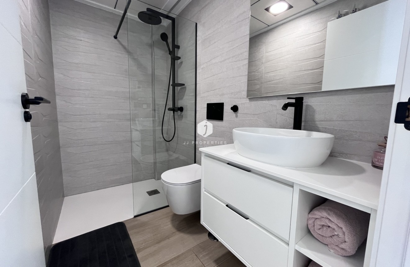 Z drugiej ręki - Villa -
Punta Prima - Costa Blanca