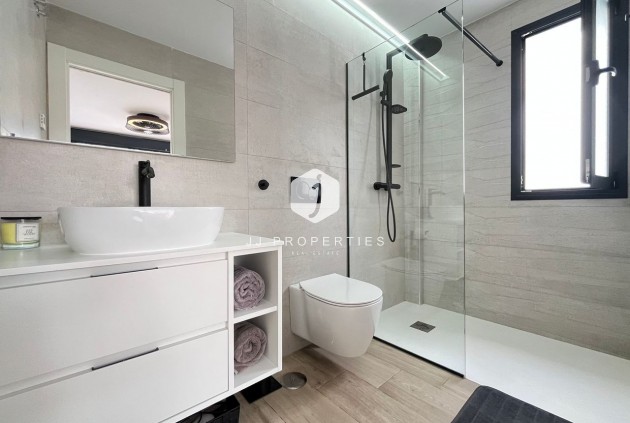 Z drugiej ręki - Villa -
Punta Prima - Costa Blanca