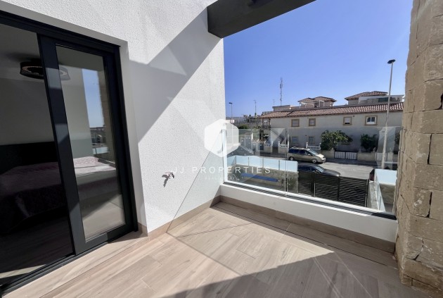 Z drugiej ręki - Villa -
Punta Prima - Costa Blanca