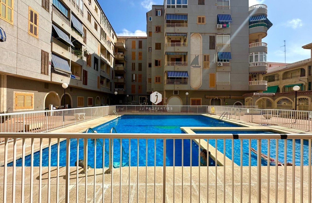 Segunda mano - Apartamento / piso -
Torrevieja - Acequion