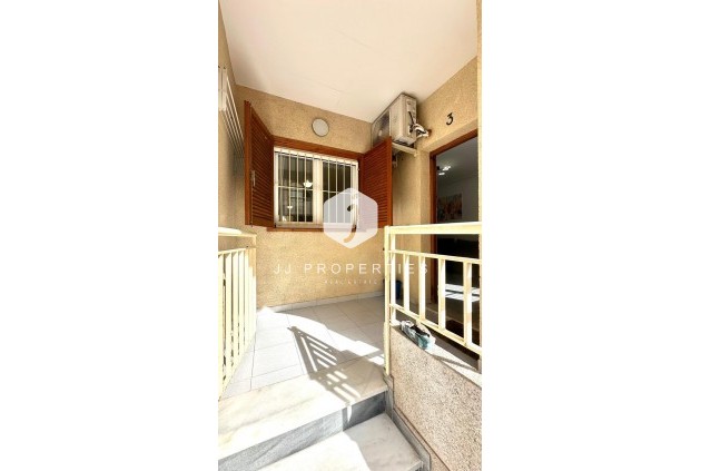 Segunda mano - Apartamento / piso -
Torrevieja - Acequion