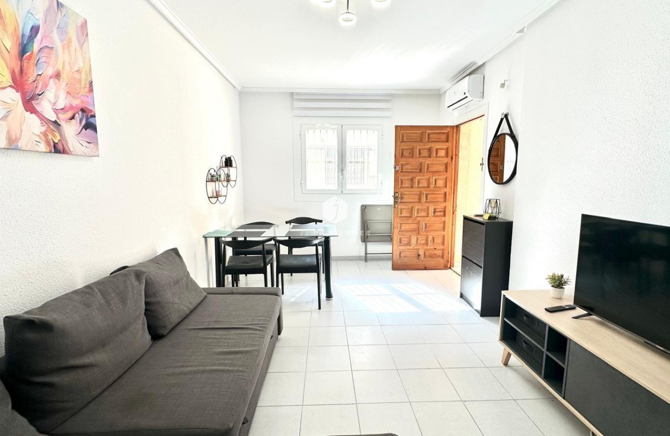 Segunda mano - Apartamento / piso -
Torrevieja - Acequion