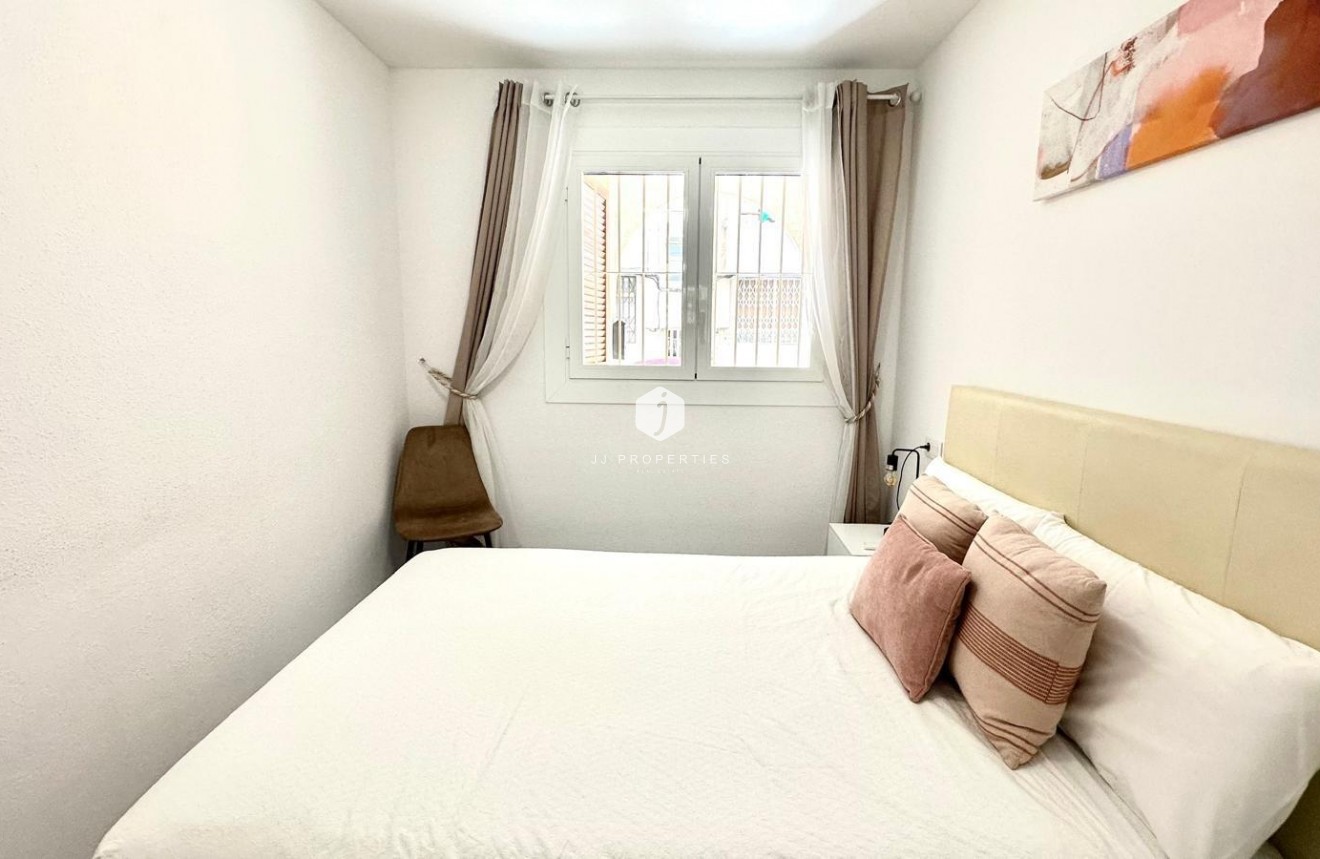 Segunda mano - Apartamento / piso -
Torrevieja - Acequion