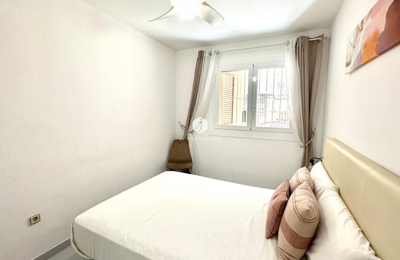 Segunda mano - Apartamento / piso -
Torrevieja - Acequion