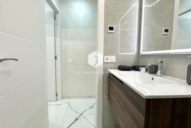 Segunda mano - Apartamento / piso -
Torrevieja - Playa del Cura