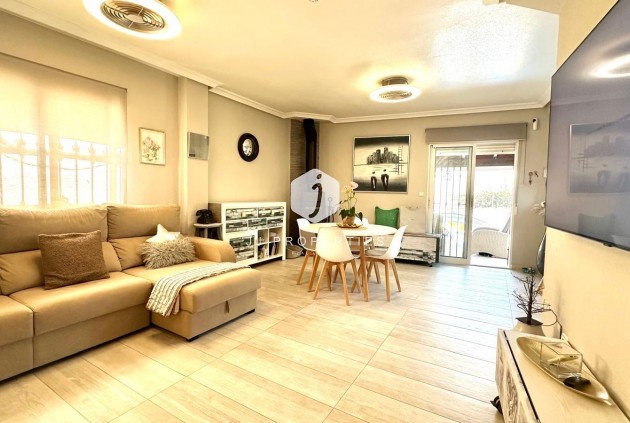 Tweedehands - Villa -
Orihuela Costa - La Regia