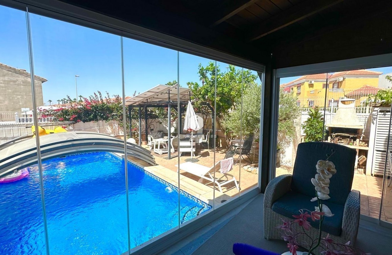 Tweedehands - Villa -
Orihuela Costa - La Regia