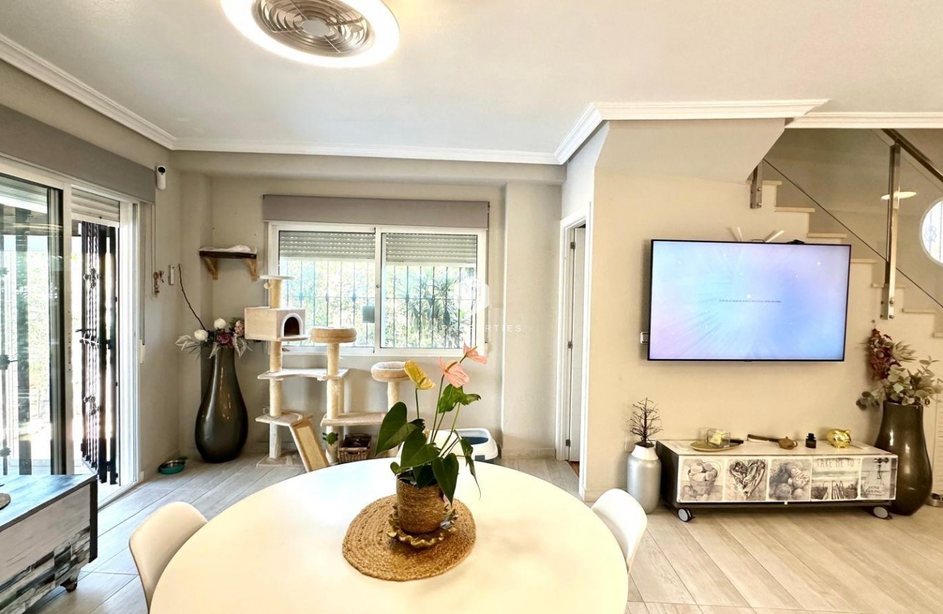 Tweedehands - Villa -
Orihuela Costa - La Regia