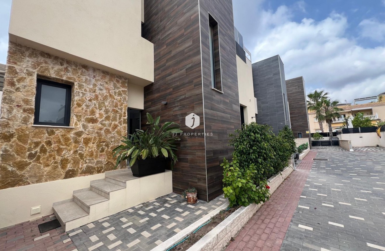 Segunda mano - Villa -
Orihuela Costa - Lomas de Cabo Roig