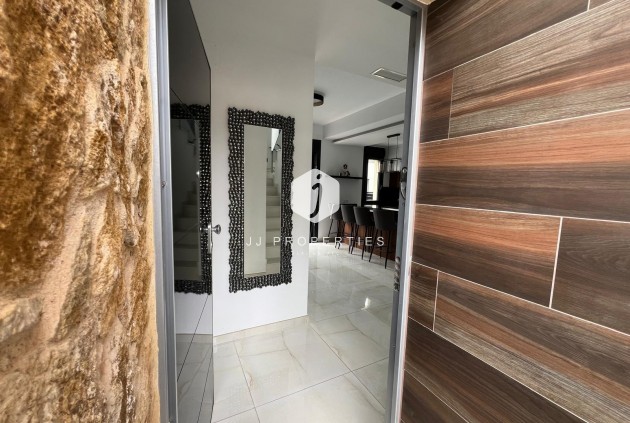 Segunda mano - Villa -
Orihuela Costa - Lomas de Cabo Roig