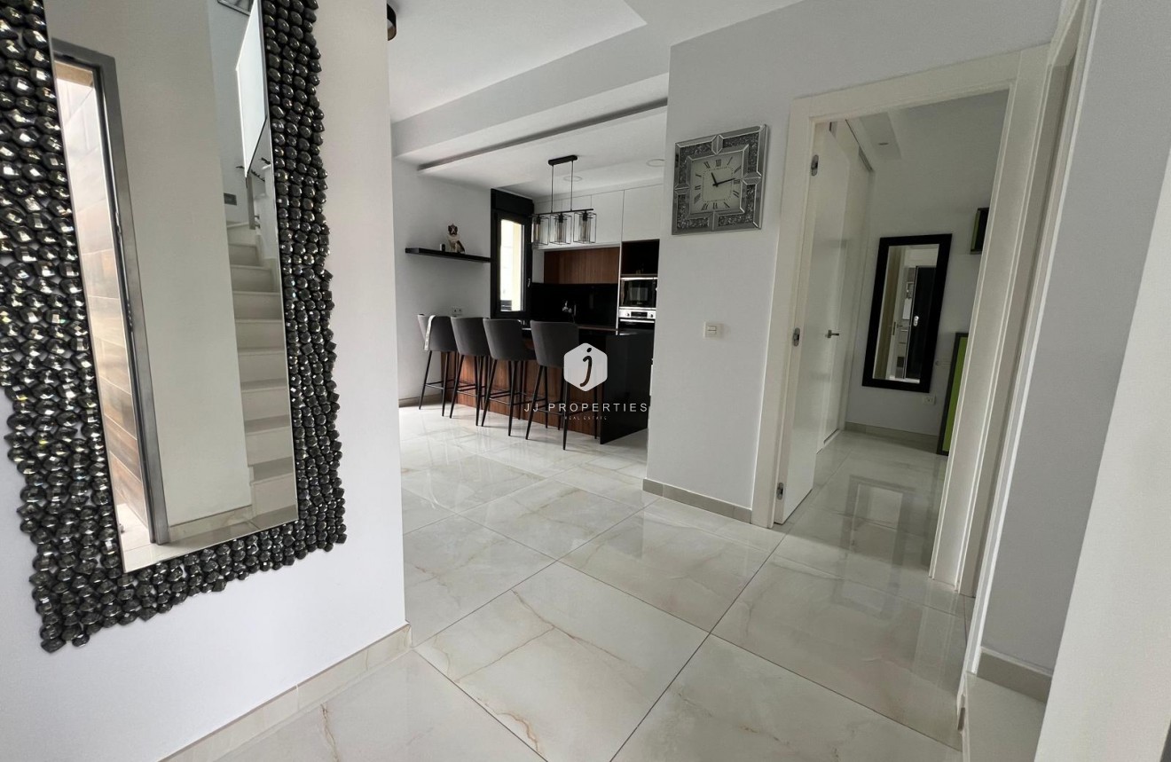 Segunda mano - Villa -
Orihuela Costa - Lomas de Cabo Roig