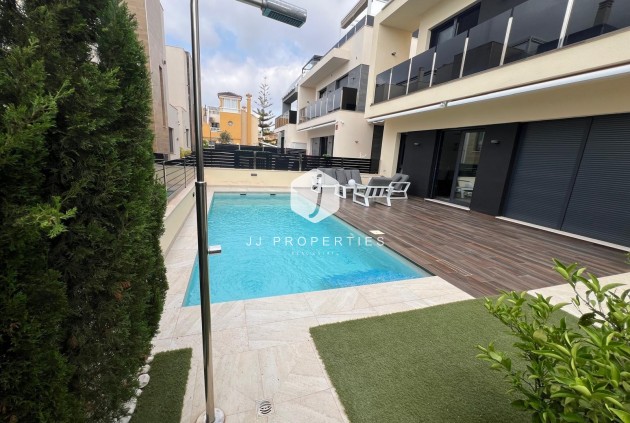 Segunda mano - Villa -
Orihuela Costa - Lomas de Cabo Roig