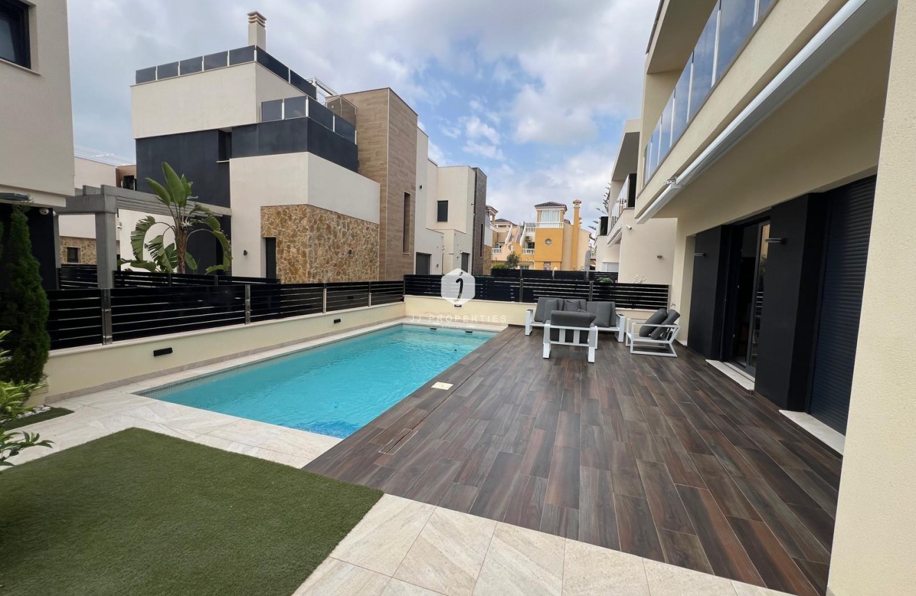 Segunda mano - Villa -
Orihuela Costa - Lomas de Cabo Roig