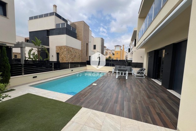 Segunda mano - Villa -
Orihuela Costa - Lomas de Cabo Roig