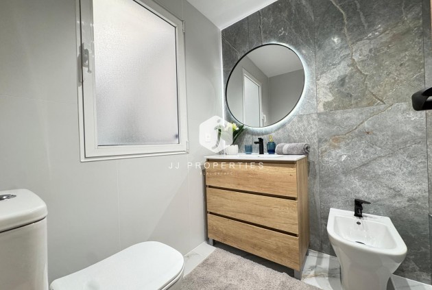 Z drugiej ręki - Mieszkanie w bloku -
Torrevieja - Playa de los Locos