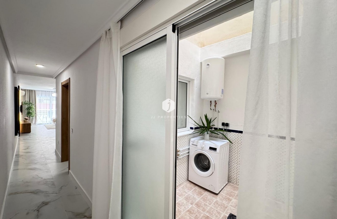 Z drugiej ręki - Mieszkanie w bloku -
Torrevieja - Playa de los Locos