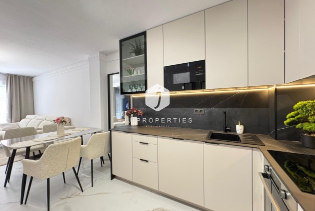 Z drugiej ręki - Mieszkanie w bloku -
Torrevieja - Playa de los Locos