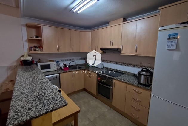 Segunda mano - Apartamento / piso -
Torrevieja - Estacion de autobuses