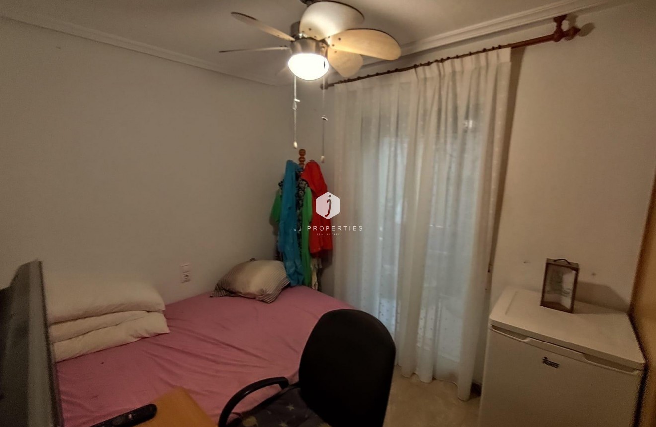 Segunda mano - Apartamento / piso -
Torrevieja - Estacion de autobuses