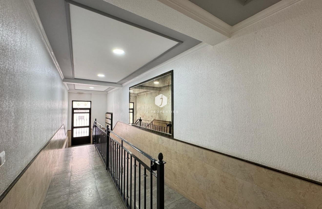 Aus zweiter Hand - Wohnung -
Torrevieja