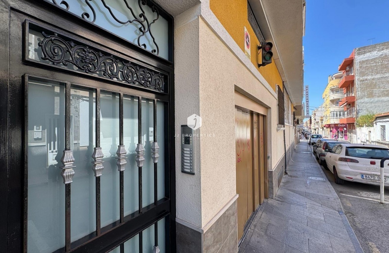 Aus zweiter Hand - Wohnung -
Torrevieja