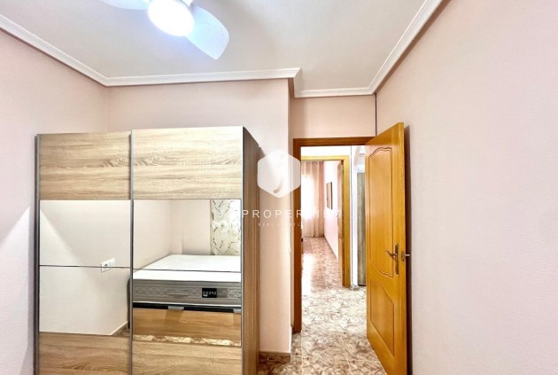 Segunda mano - Apartamento / piso -
Torrevieja - Estacion de autobuses