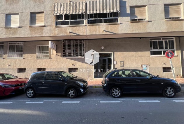 Segunda mano - Apartamento / piso -
Torrevieja - Estacion de autobuses