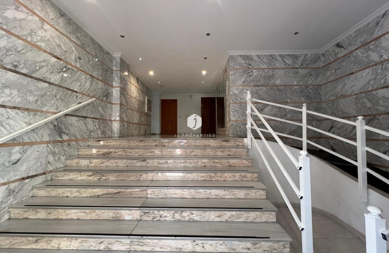 Segunda mano - Apartamento / piso -
Torrevieja - Estacion de autobuses