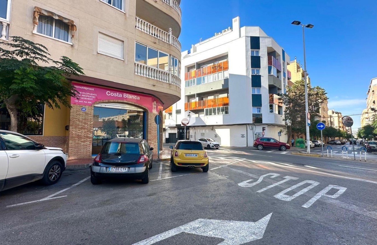 Resale - Apartment / flat -
Torrevieja