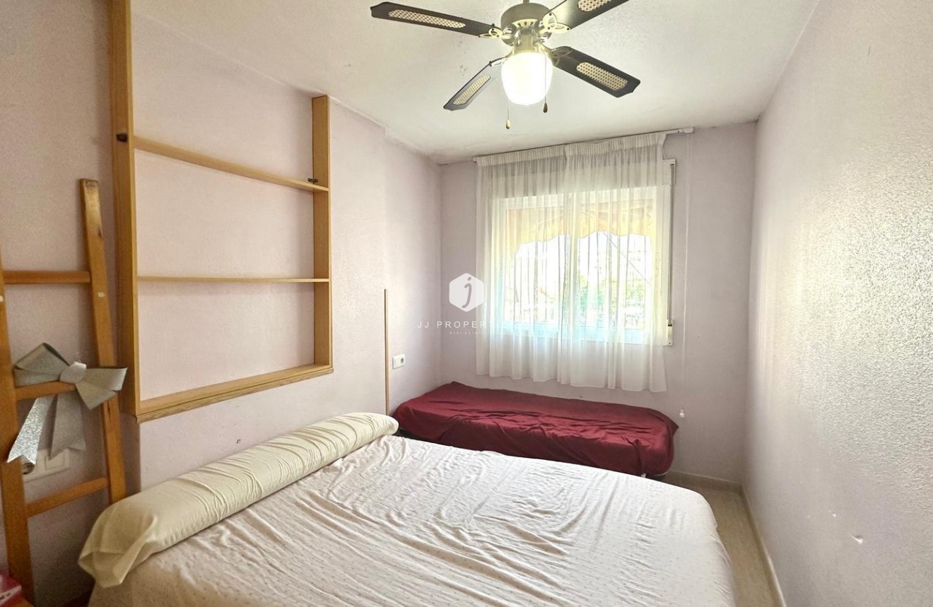 Resale - Apartment / flat -
Torrevieja