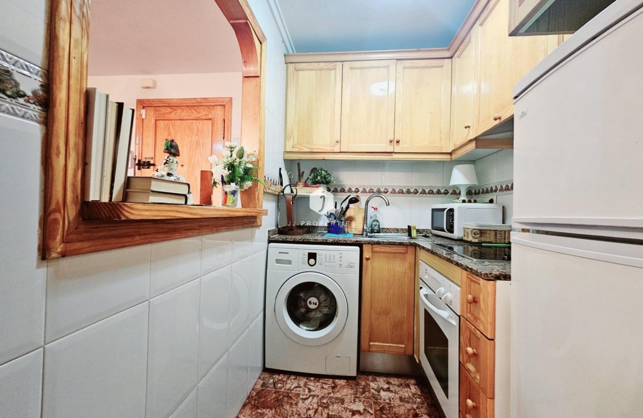 Segunda mano - Apartamento / piso -
Torrevieja - Estacion de autobuses