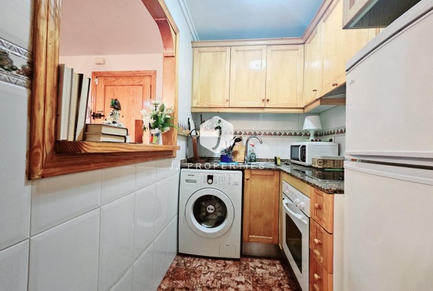 Segunda mano - Apartamento / piso -
Torrevieja - Estacion de autobuses