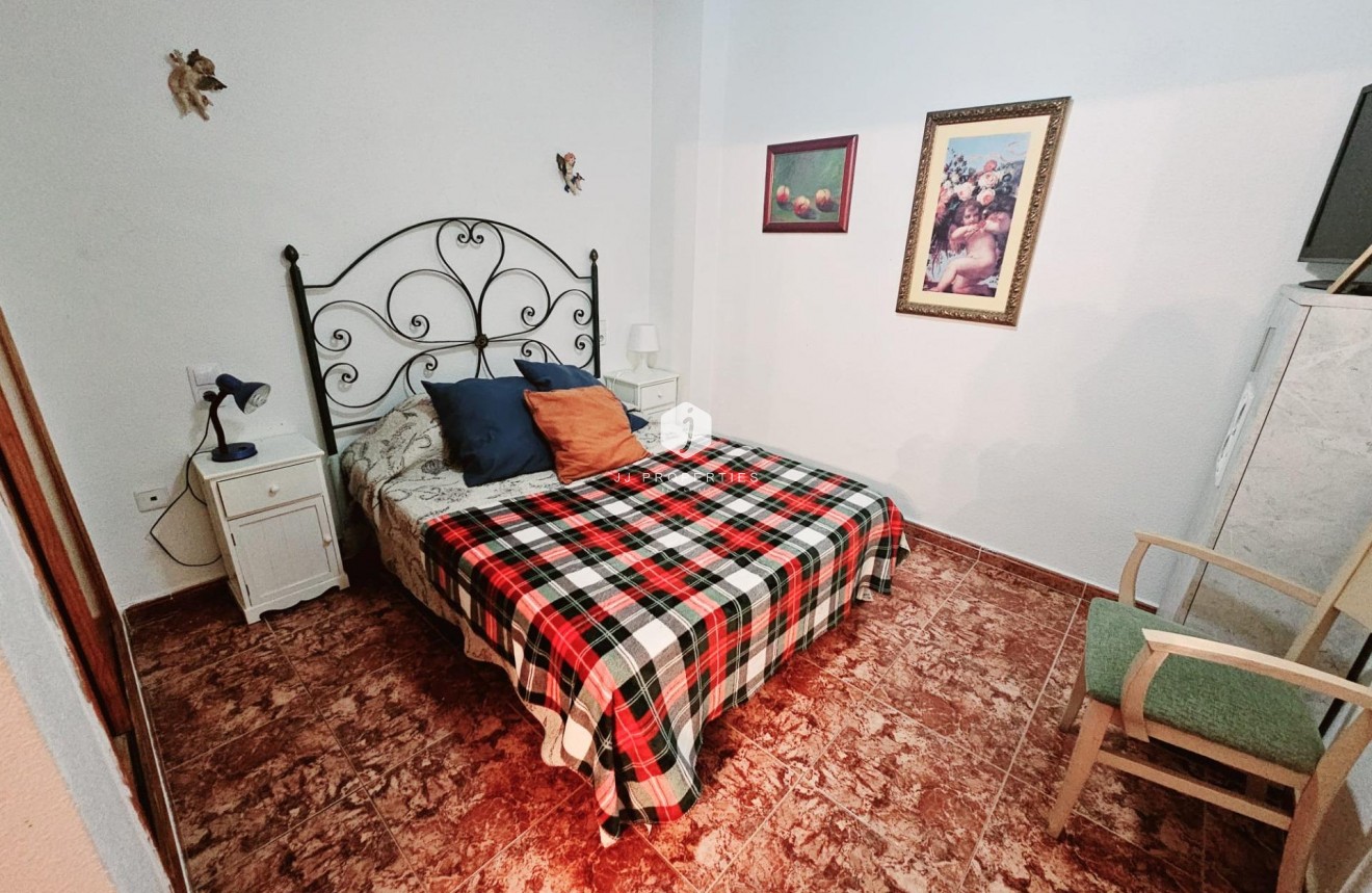 Segunda mano - Apartamento / piso -
Torrevieja - Estacion de autobuses