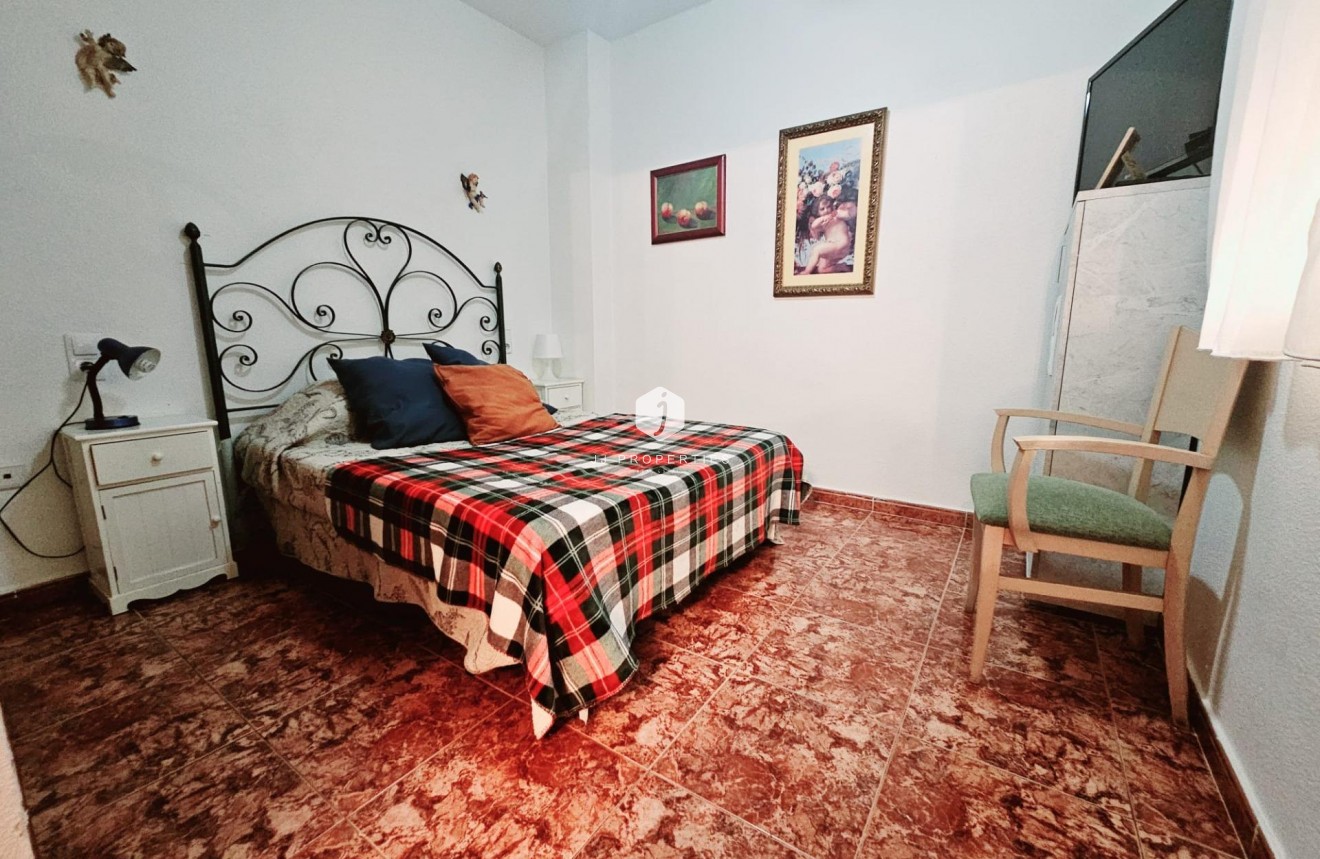 Segunda mano - Apartamento / piso -
Torrevieja - Estacion de autobuses